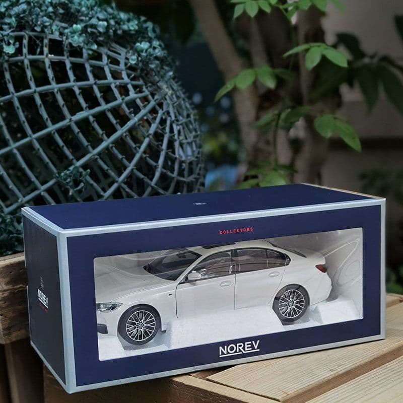 NOREV 1/18 スケール  3 シリーズ G20 330i 2019