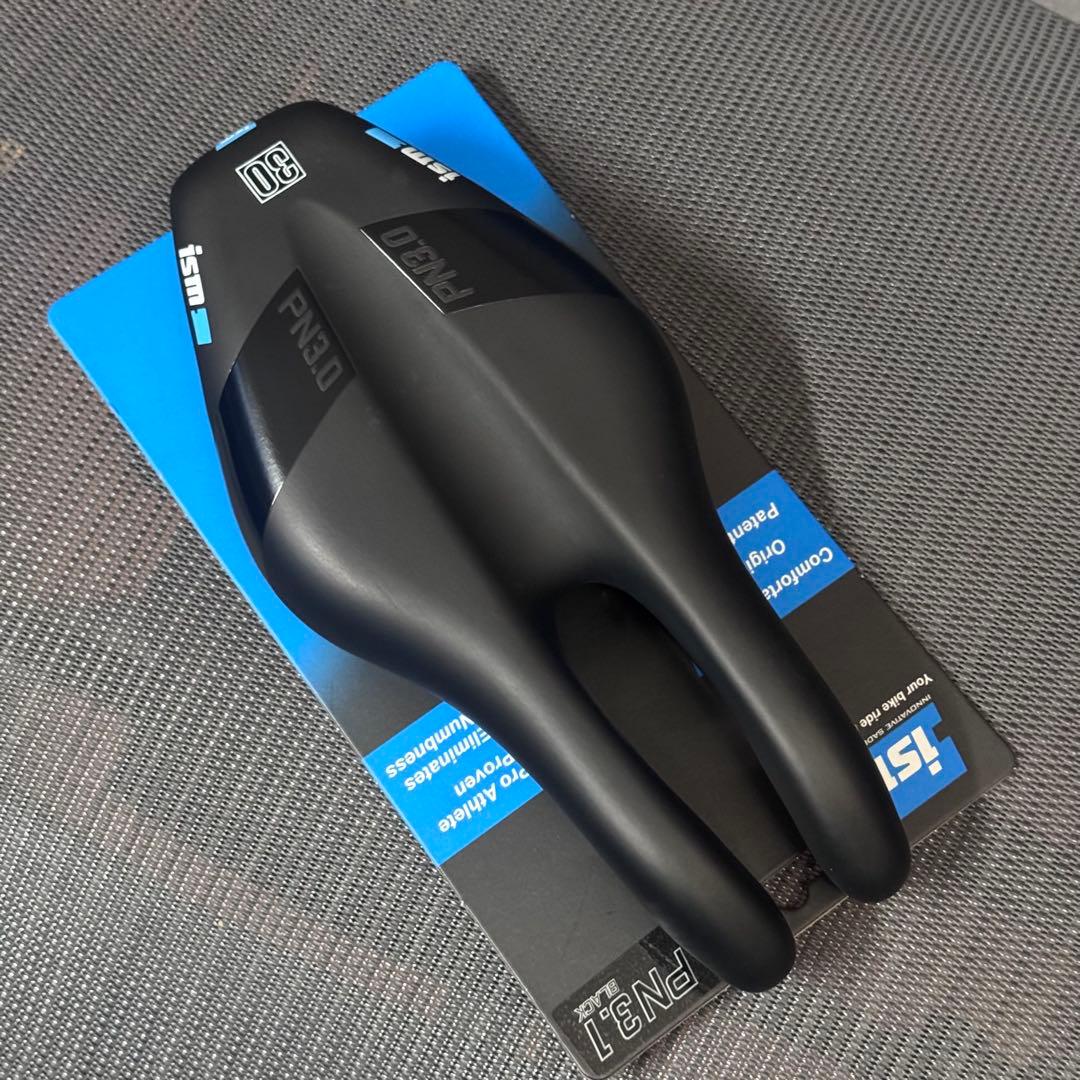 ISM PN 3.0サドル ブラック