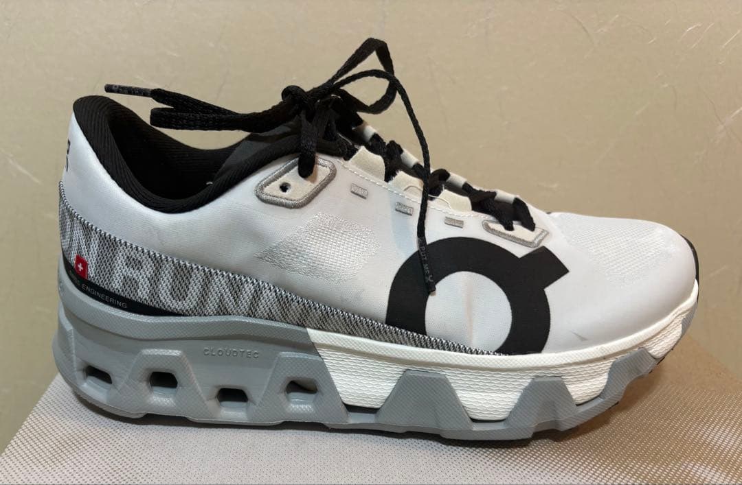 【中古美品】On Cloudmonster Hyper 26.0㎝