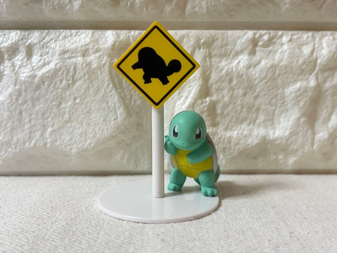 ポケモン　ポケモン近くにいるかも？　フィギュア　ゲンガー　ピカチュウ　イーブイ