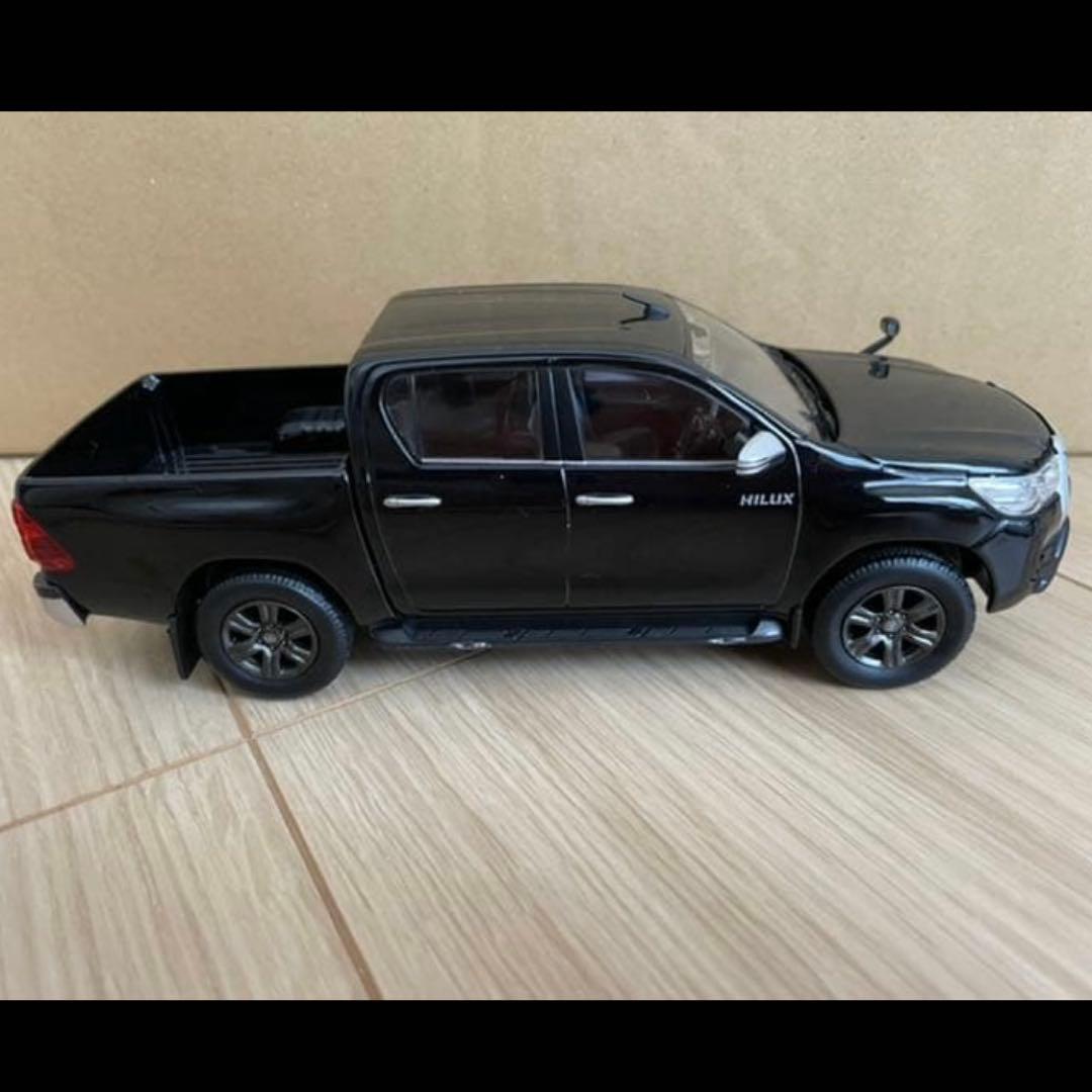 トヨタ ミニカー HILUX ②