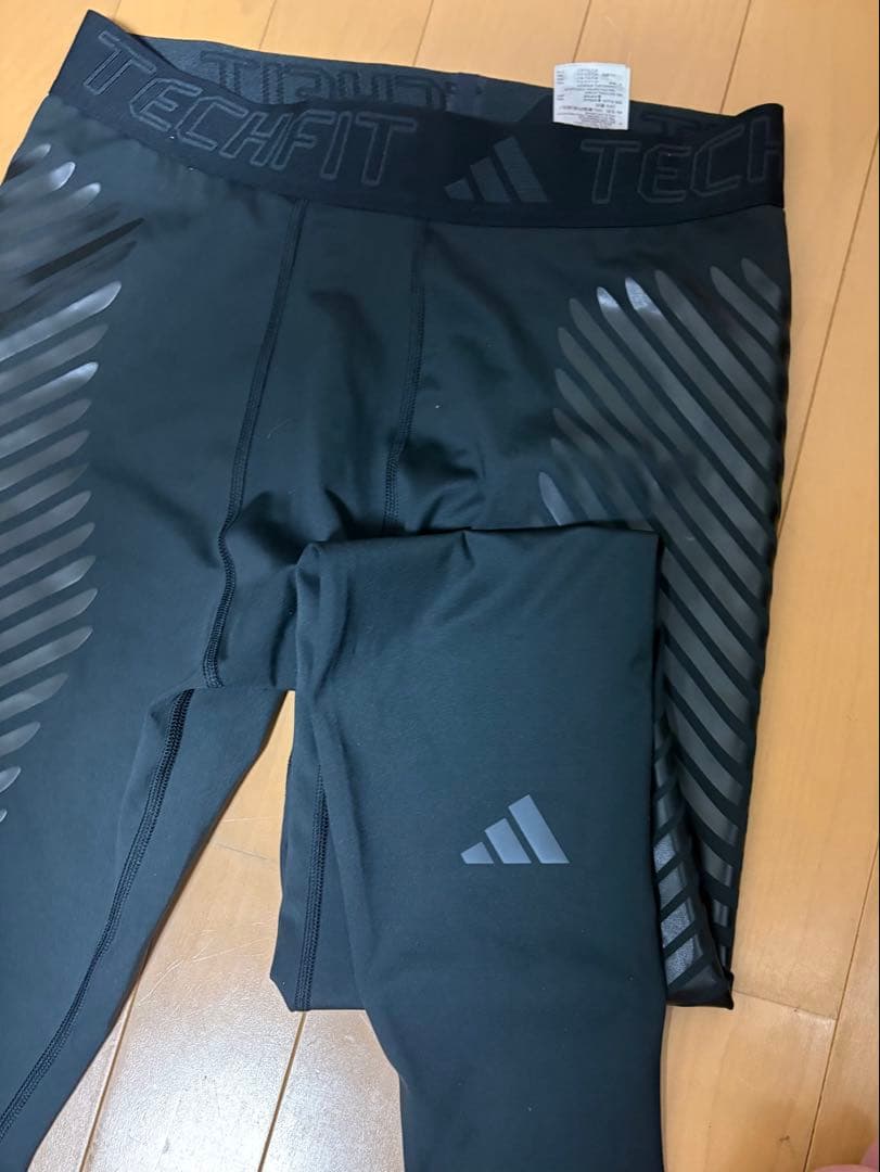 adidas TECHFIT ブラック トレーニングパンツ