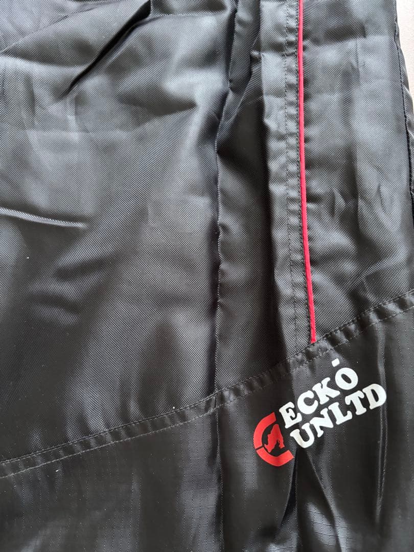 ECKO UNLTD トレーニングパンツ　ナイロンパンツ ブラック　１６Ｂサイズ