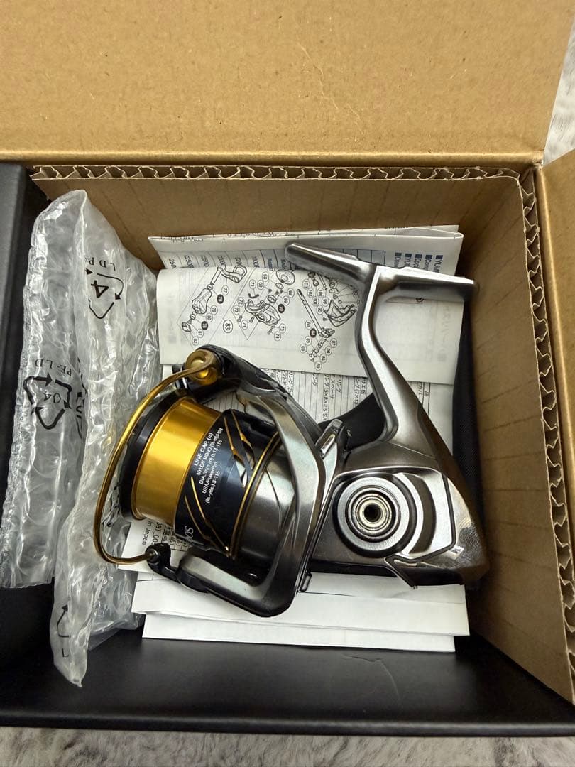 お*ち様 16 SHIMANO Vanquish 1000PGS スピニングリー