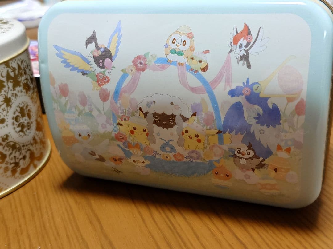ポケモンセンター　お菓子の空き缶
