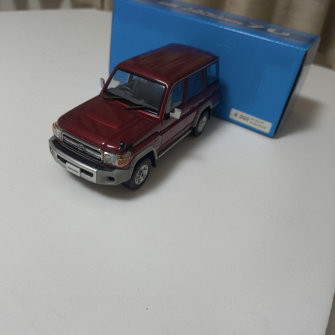 トヨタ ランドクルーザー70 ワインレッド 1/30 カラーサンプル