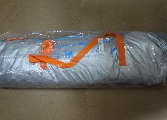 新品　 UVカット 通気 4～5人用 ビーチテント