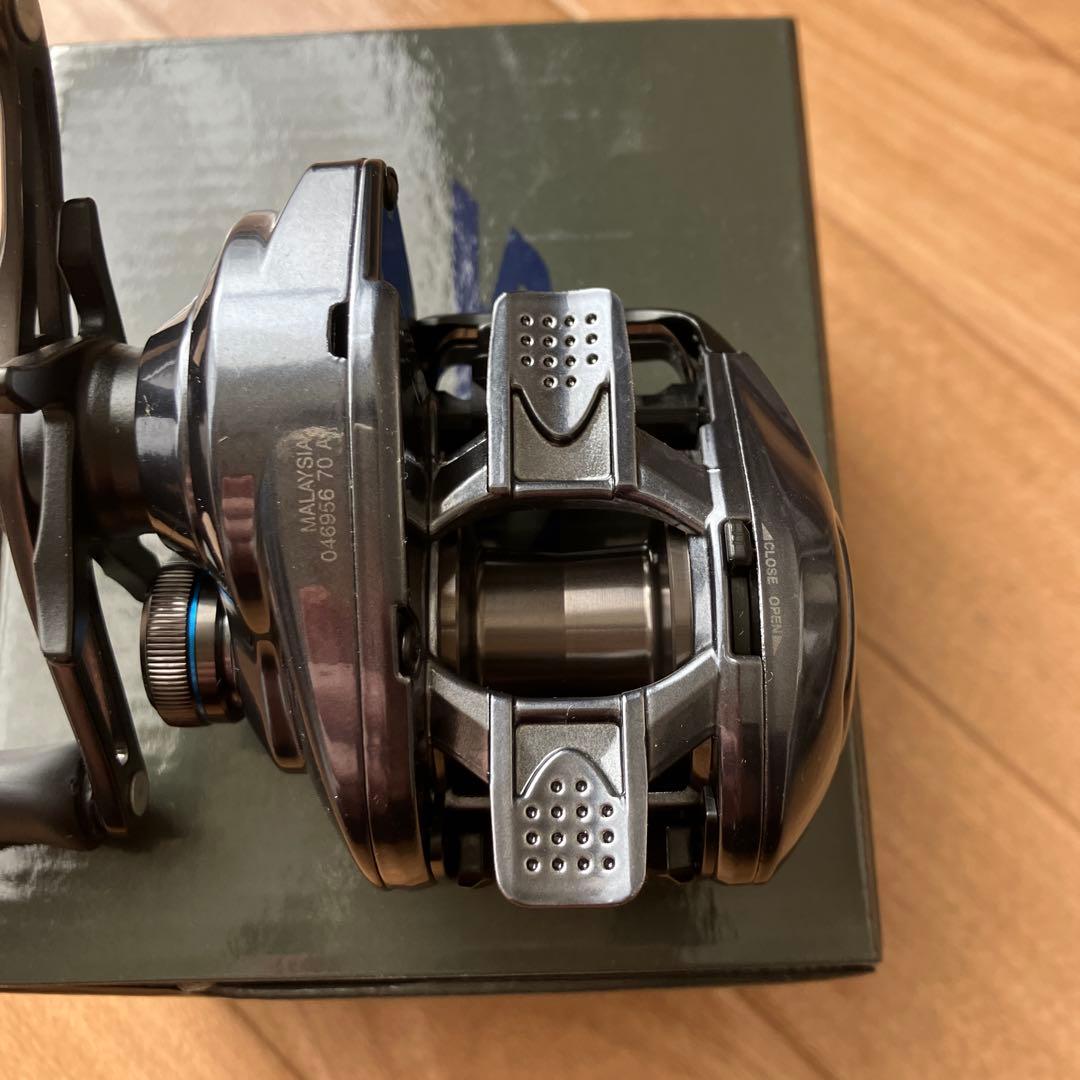 SHIMANO SLX 70 ベイトリール