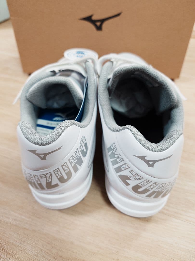 Mizuno 野球　ホワイト スパイク ポイント最新モデル