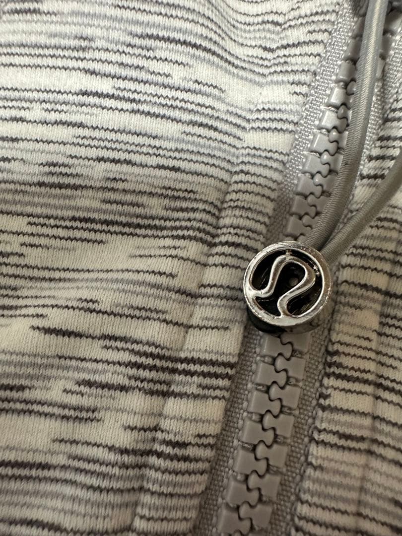 lululemon ルルレモン　ジャケット　4