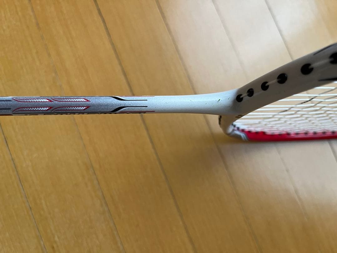 Yonex バドミントンラケット 白/赤