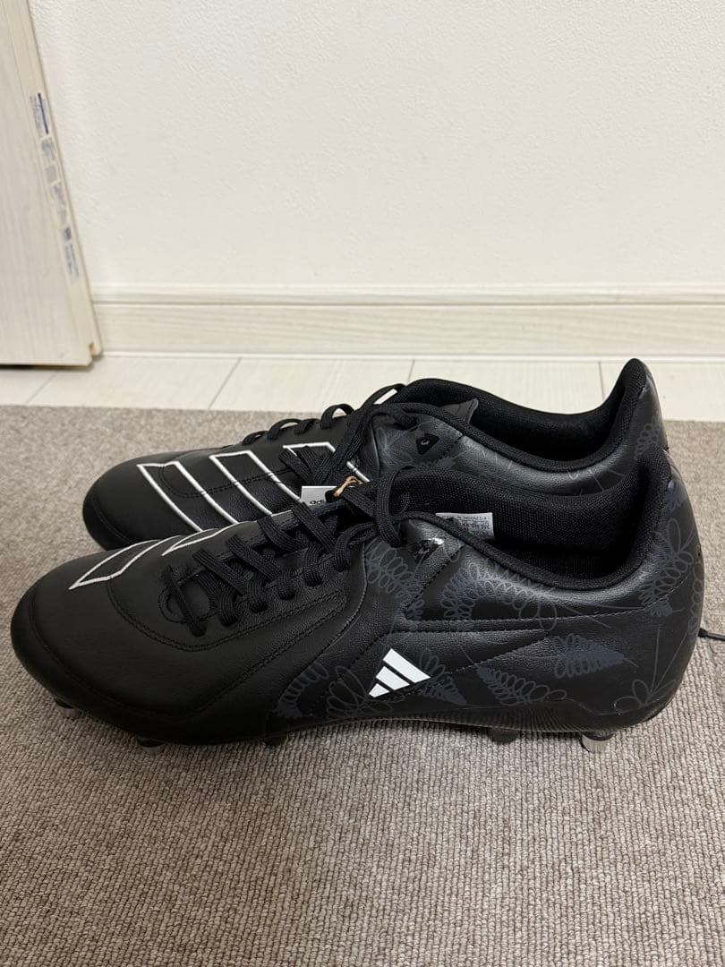 adidas ラグビースパイク ブラック/ホワイト　31.0
