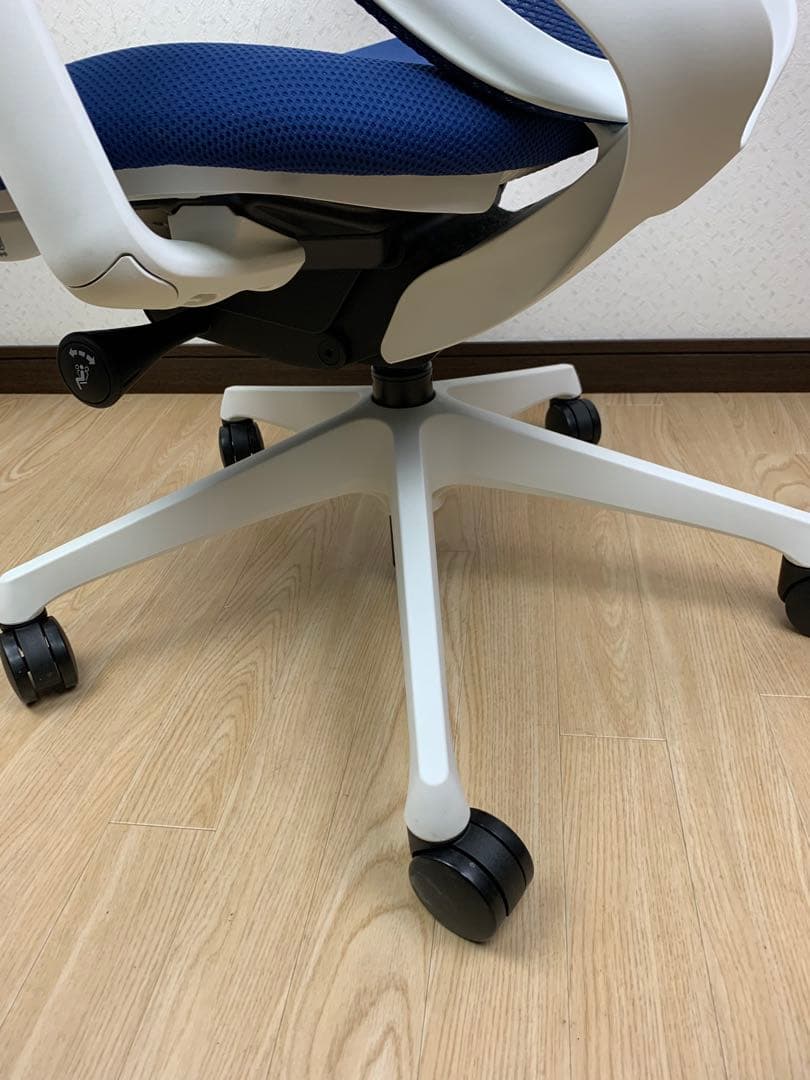 オカムラ シルフィー エクストラハイバック ブルー　メッシュ　オフィスチェア