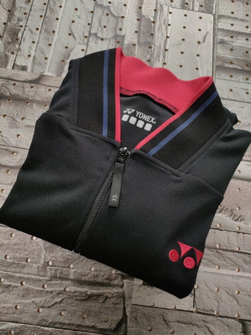 yonex ヨネックス　ウォームアップシャツ