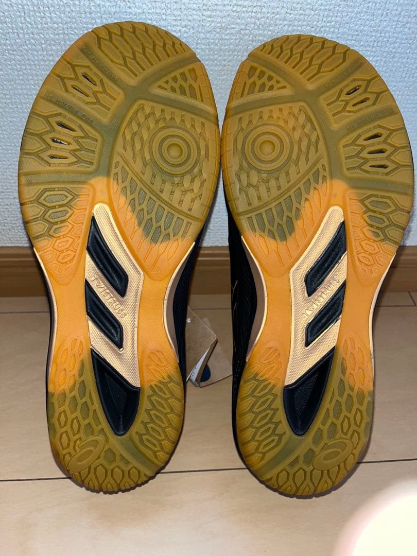 バレーボールシューズ　アシックスasics ローテジャパンライトFF3 未使用品