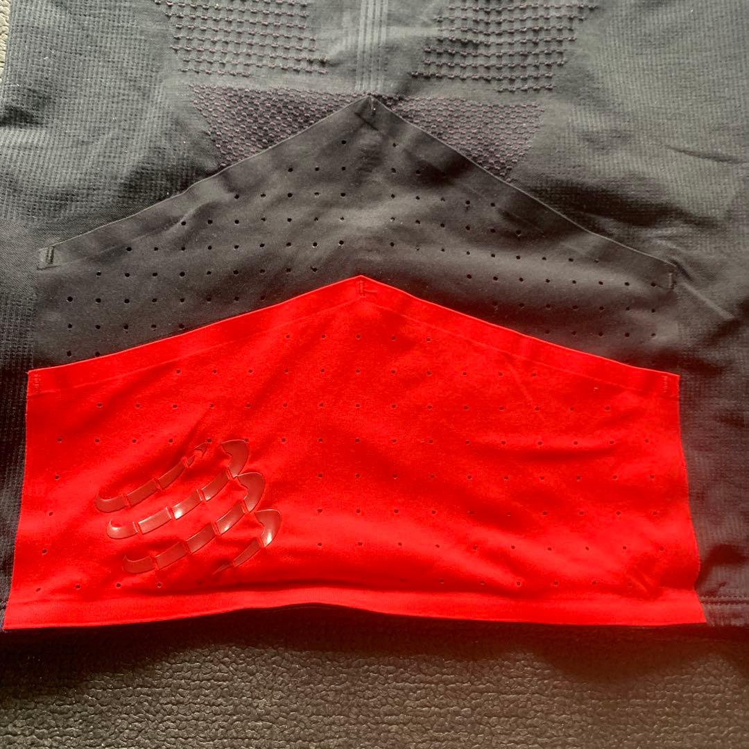 【美品】COMPRESSPORT ノースリーブ トレイルランニングシャツ