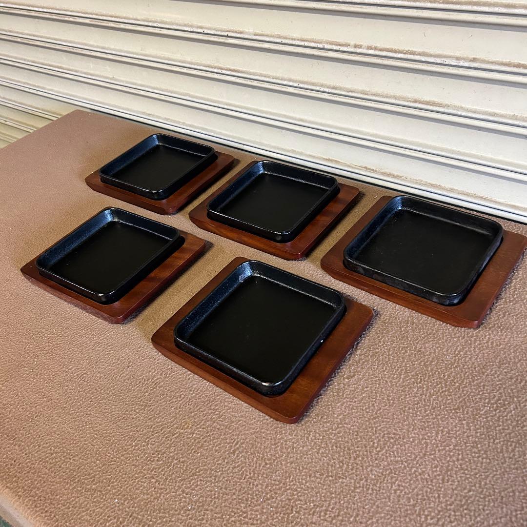 DB62 餃子 鉄板 角形 15㎝ Sサイズ ギョーザ皿 5個セット 木台付 1