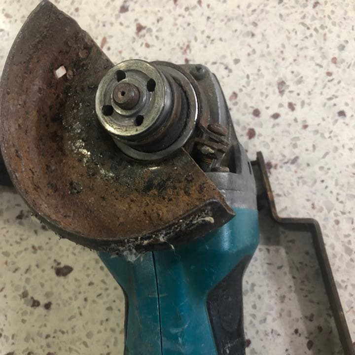 マキタディスクグラインダー GA400D中古動作品難ありmakita14.4v