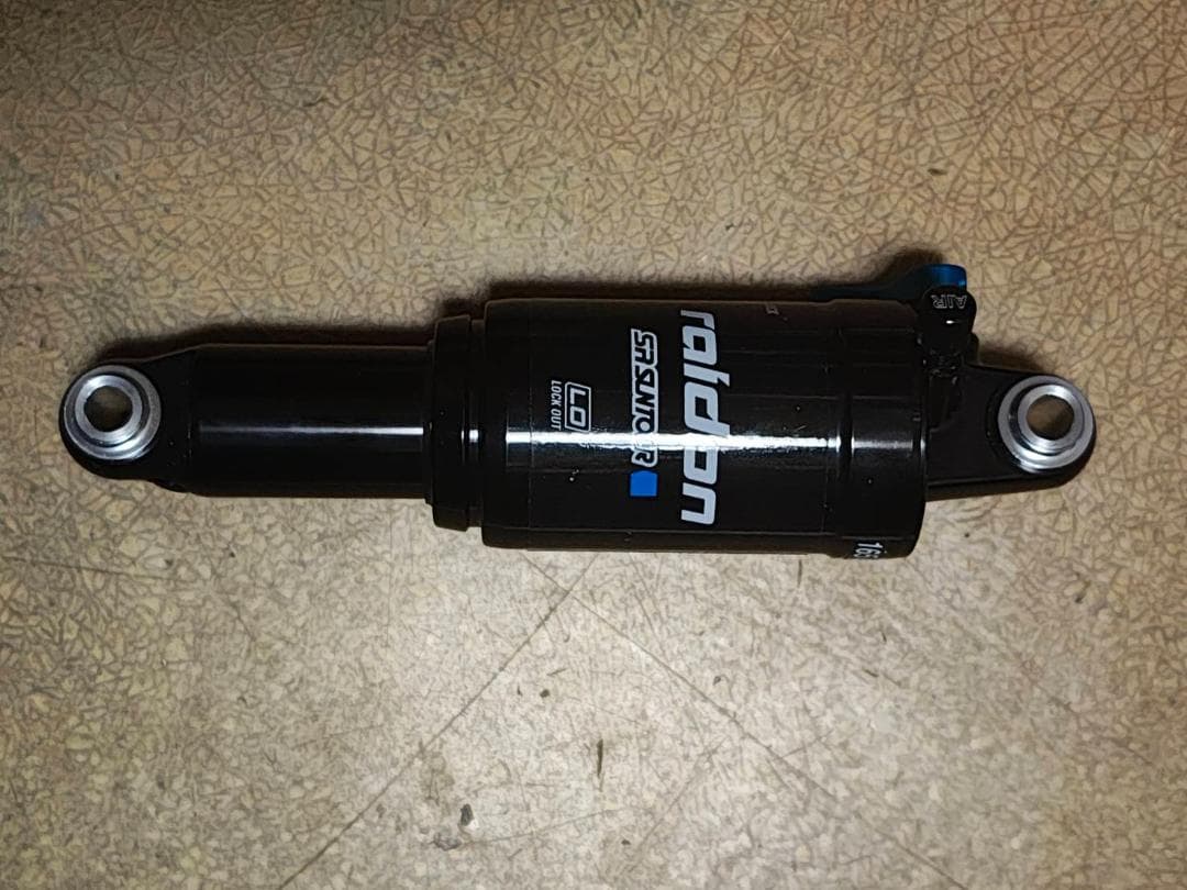 SR SUNTOUR Raidon R リアサスペンション 165 x 38