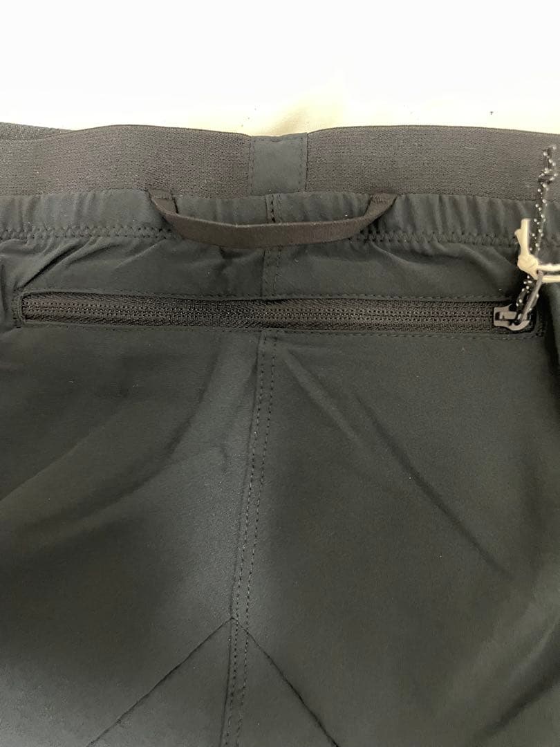 新品　サロモン　ランニングウェア