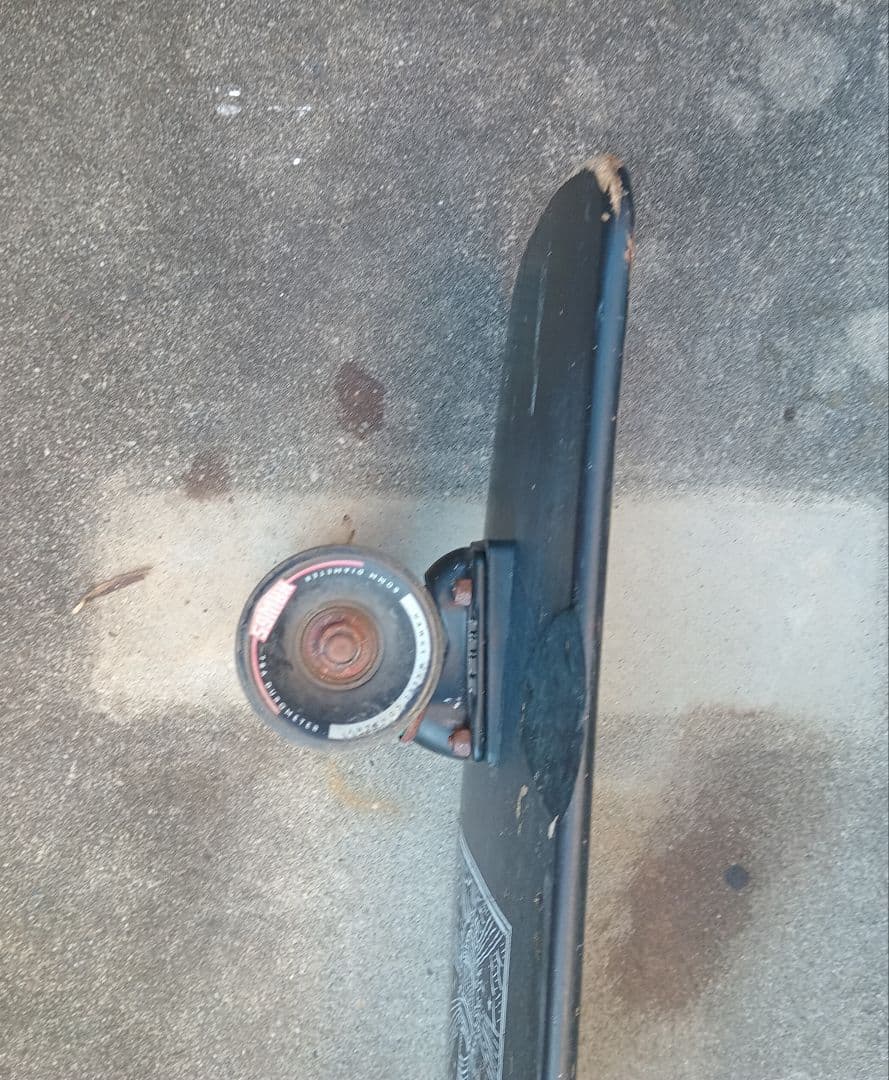 Landyachtz サーフクルーザー おしゃれな 灯台デザイン