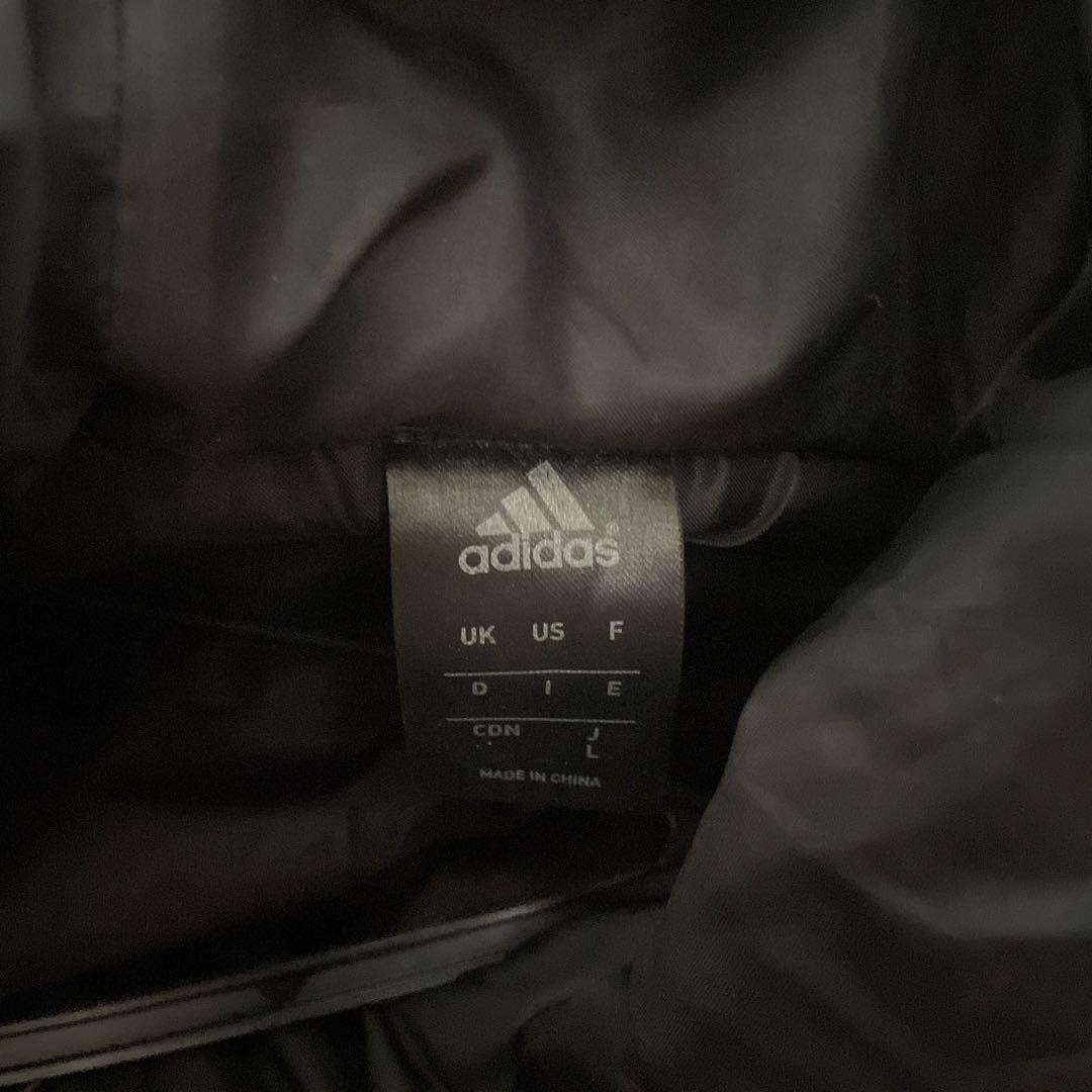 adidas ブラック ダウンコート フード付き
