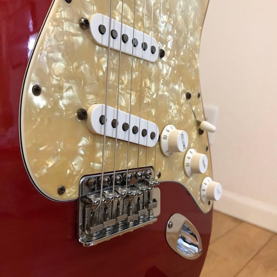 Fender Stratocaster Deluxeシリーズレッド