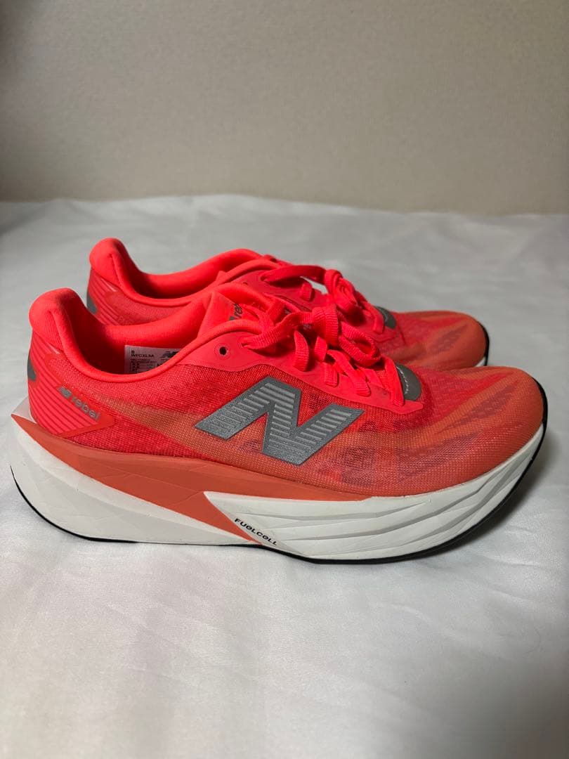New Balance FuelCell Rebel v5 23.5センチ