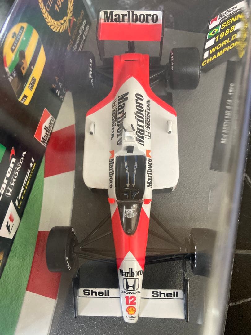 F1マシンコレクション　マクラーレンホンダ　MP4/4 マルボロ仕様　セナ
