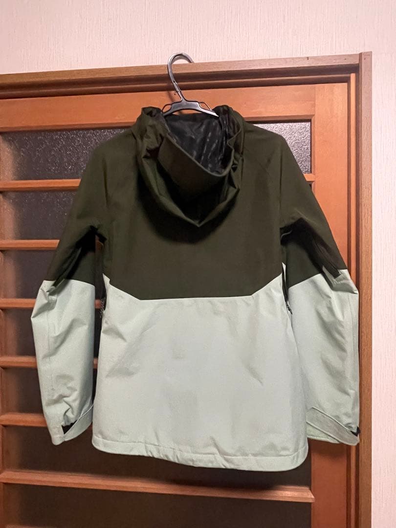VOLCOM スノーボードジャケット レディース