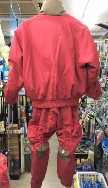 大幅値引中！フェニックスのジュニア用スキーウエア（20cm伸縮OK）１4０ｃｍ