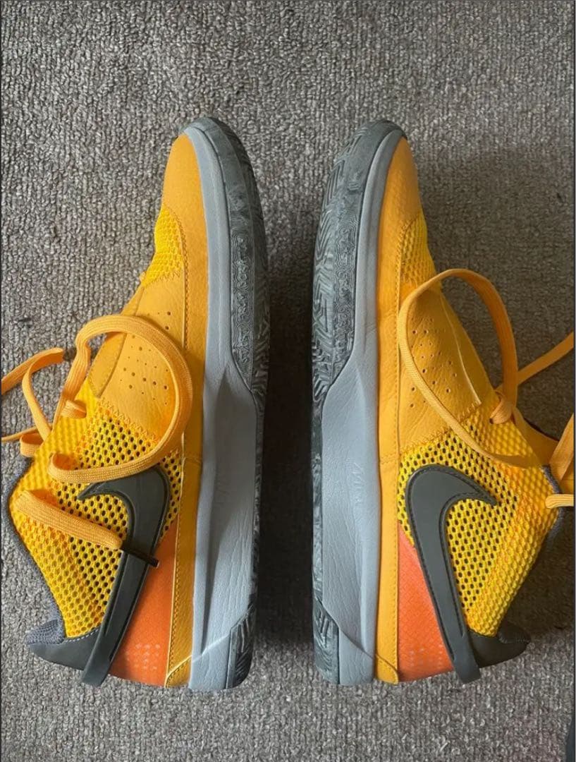 Nike バスケットボールシューズ イエロー