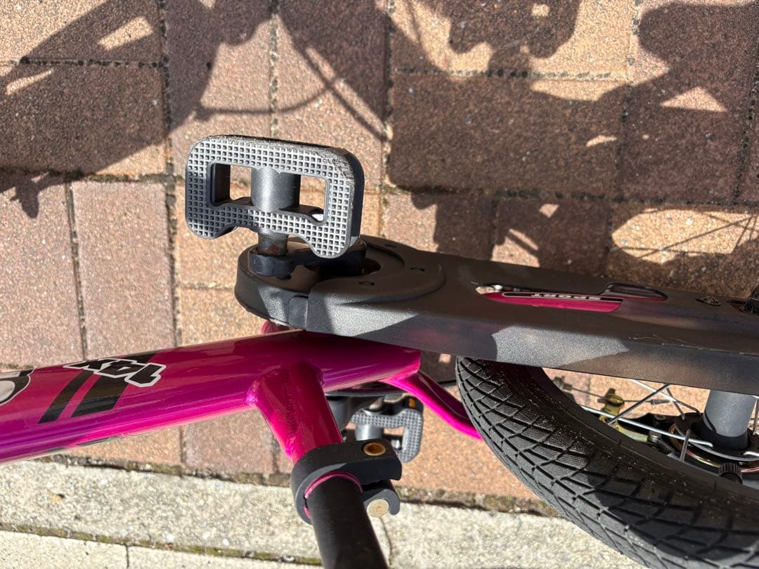 STRIDER ストライダー 14X フューシャピンク スタンド付き