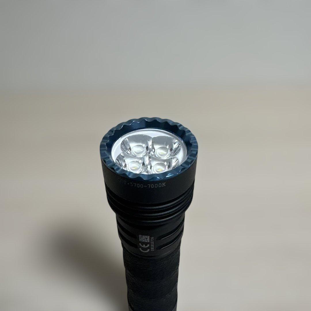 OLIGHT Seeker 4 Pro LEDライト
