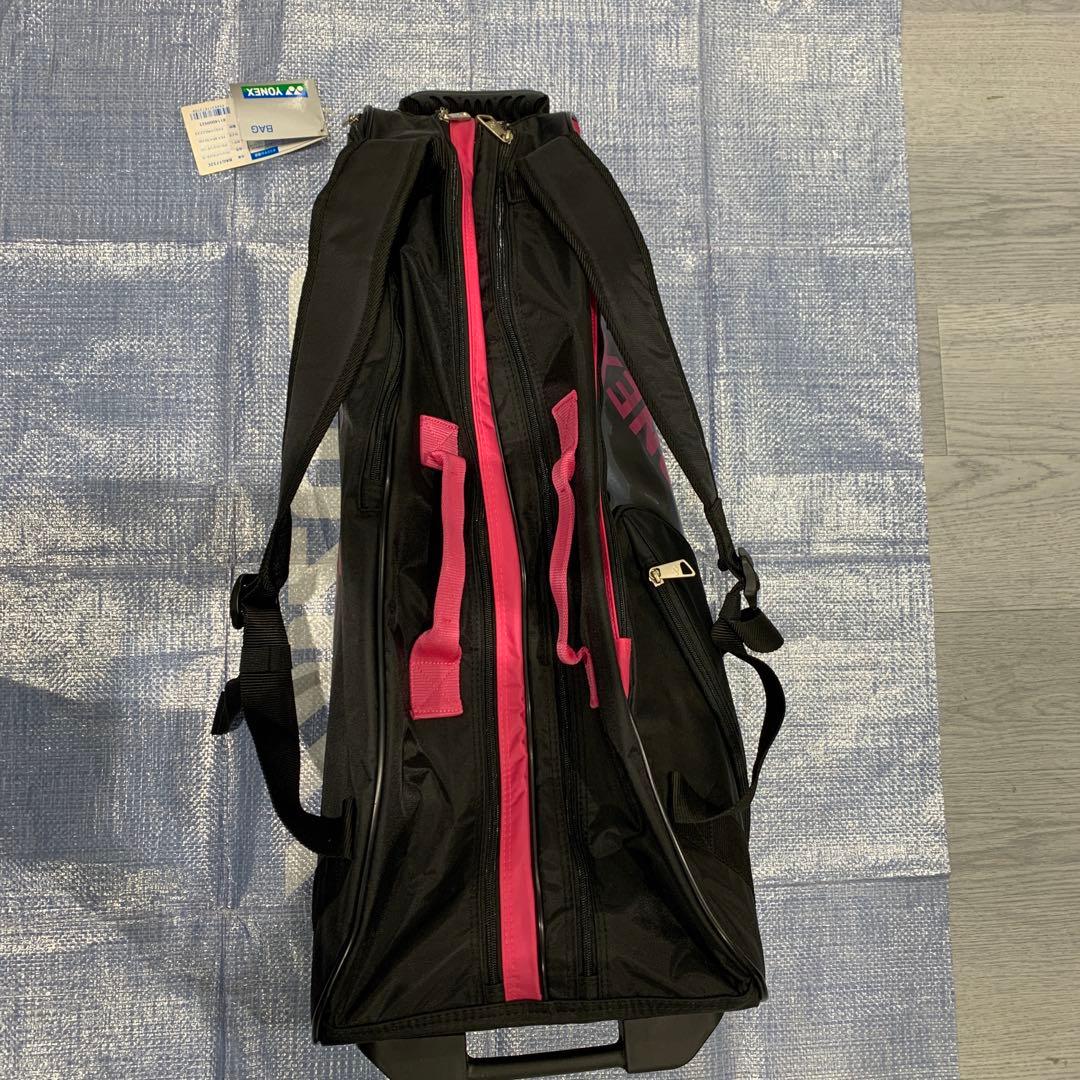 新品未使用　YONEX バドミントンバッグ 黒/ピンク キャスター付き