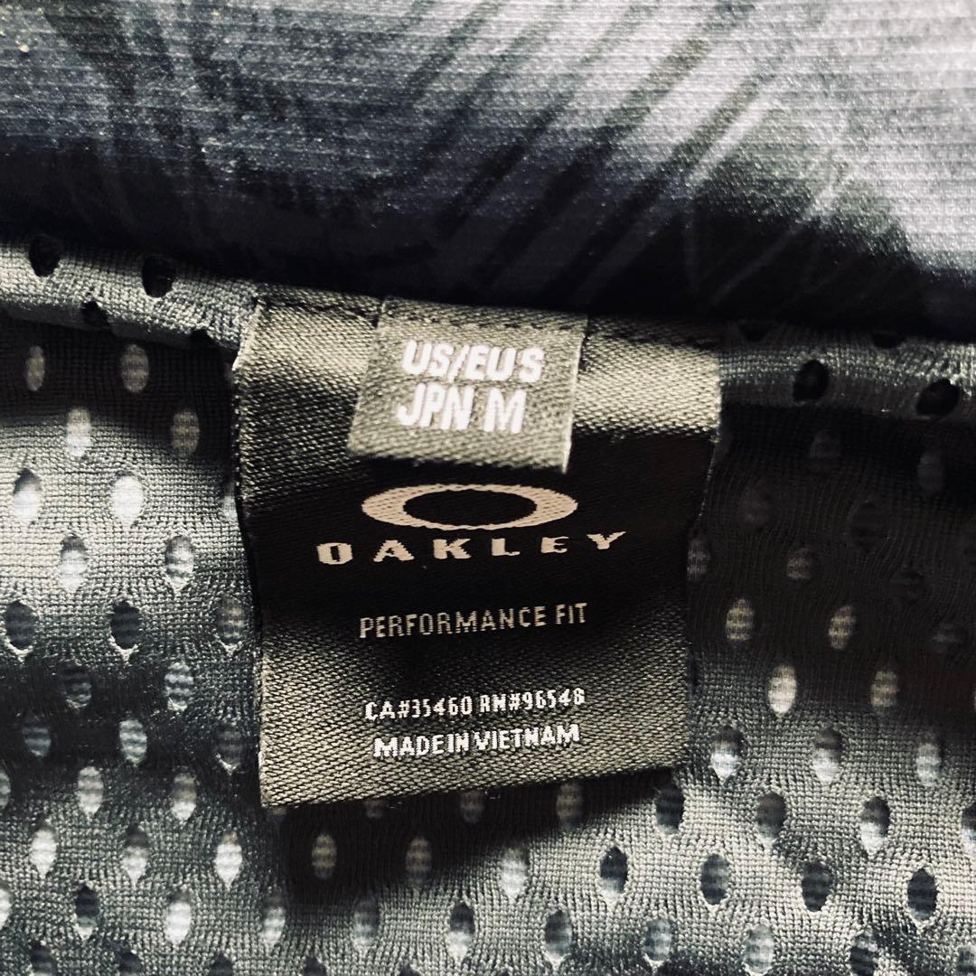 美品　オークリー(OAKLEY)ウインドブレーカー ストレッチ軽量 Mサイズ