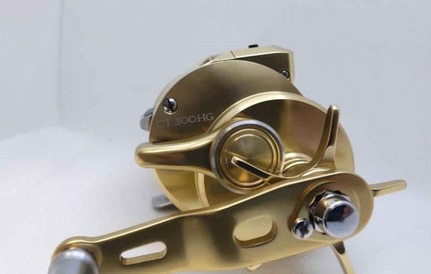 美品　シマノ　オシアコンクエストCT300HG（右巻き）