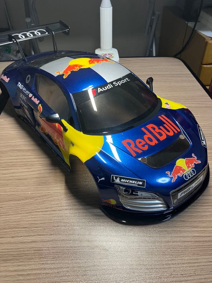 タミヤAudi R8 Red Bull カラー裏貼り未走行ボディ
