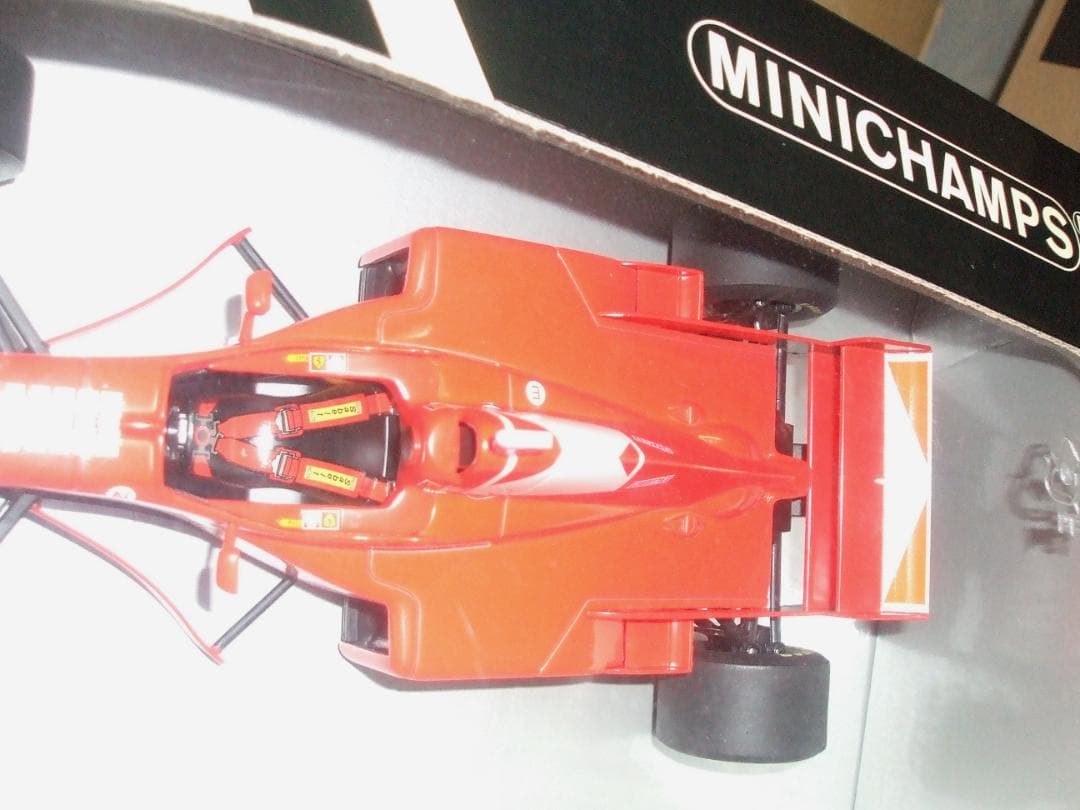 フェラーリ　F１　E・アーバイン　＃６　ノードライバー　ミニチャンプス　１／１８