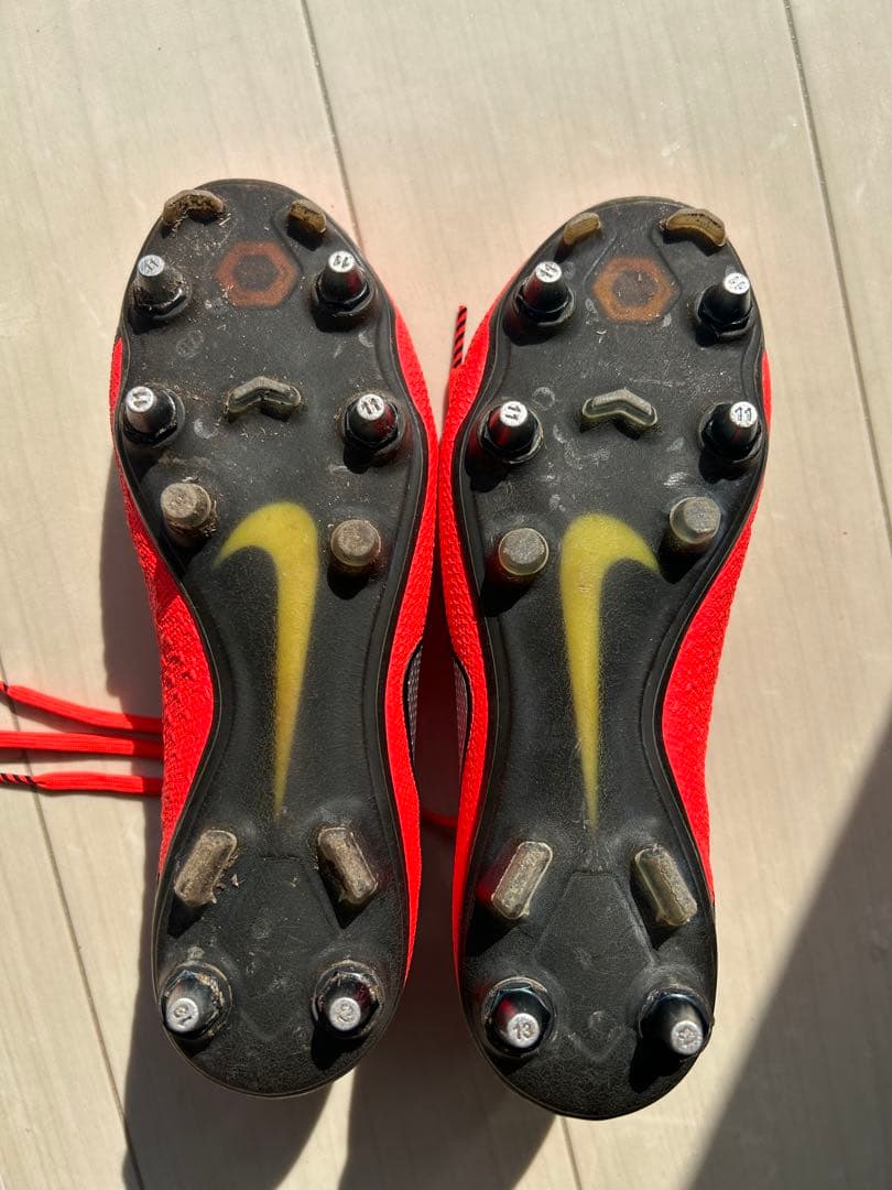 Nike Phantom GT レッド スパイク