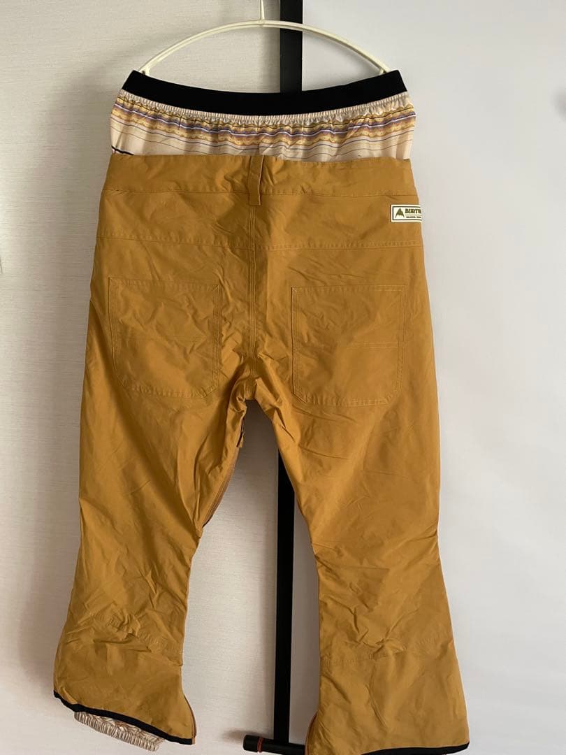 美品　BURTON スノーボードパンツ