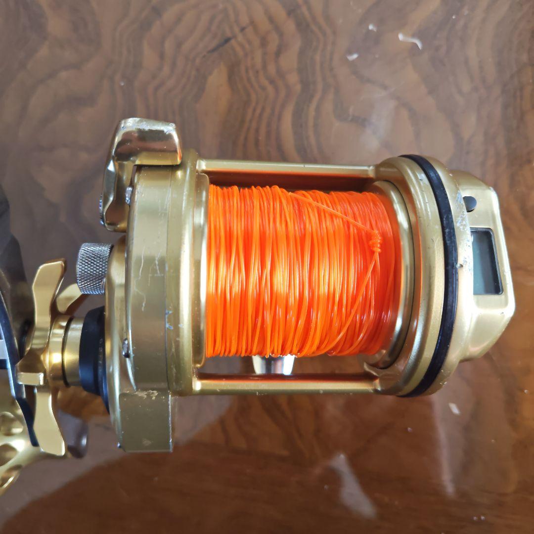 金属製オレンジスプールリール
