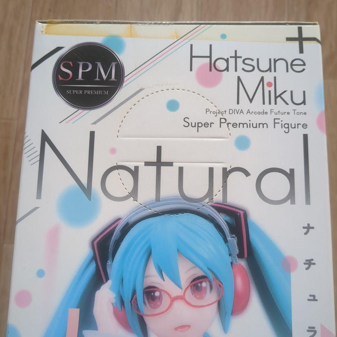 初音ミク　ナチュラル　フィギュアとその他　３個セット