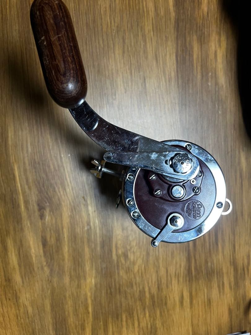ペン セネター 4/0パワハン113HLW 口白　強化ピニオン済　赤スプール