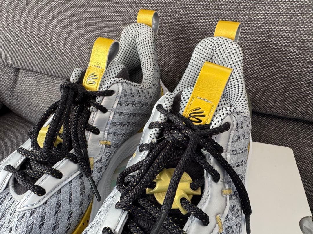 UNDER ARMOR CURRY10 YOUNG WOLF13アンダーアーマー