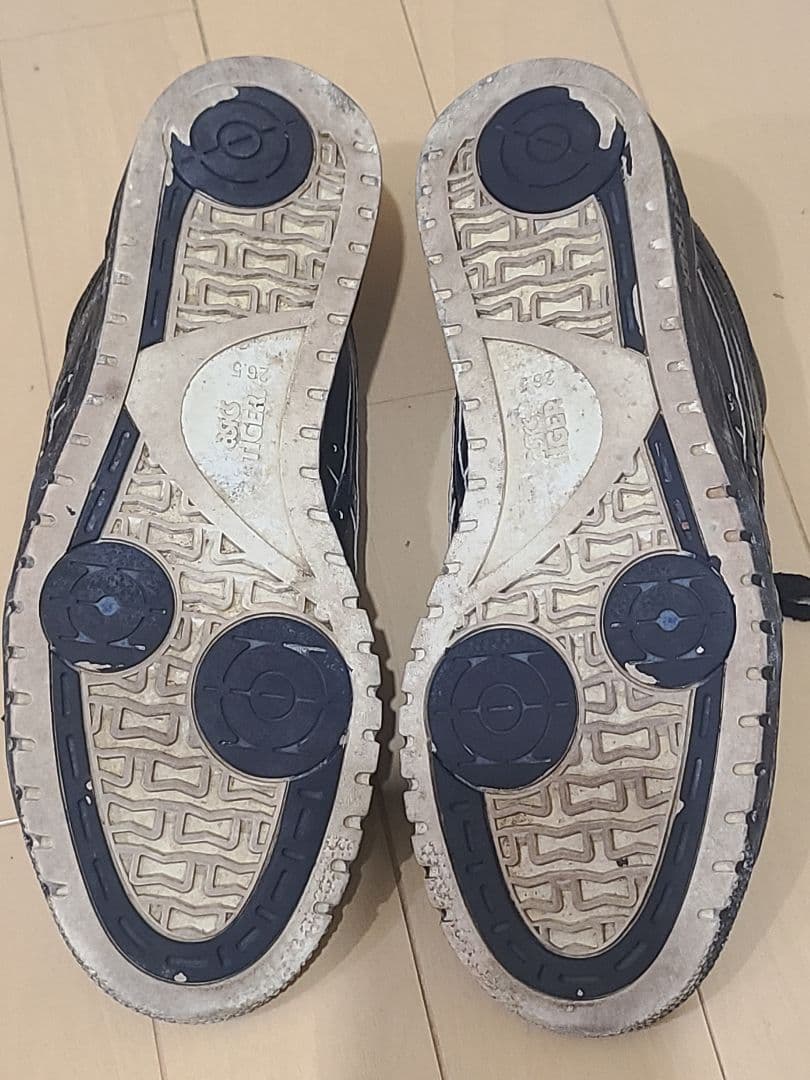 レア商品 サンプル? ASICS TIGER ポイントゲッター