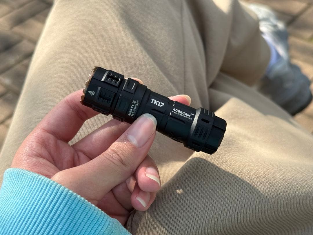 Acebeam TK17 懐中電灯 6500K