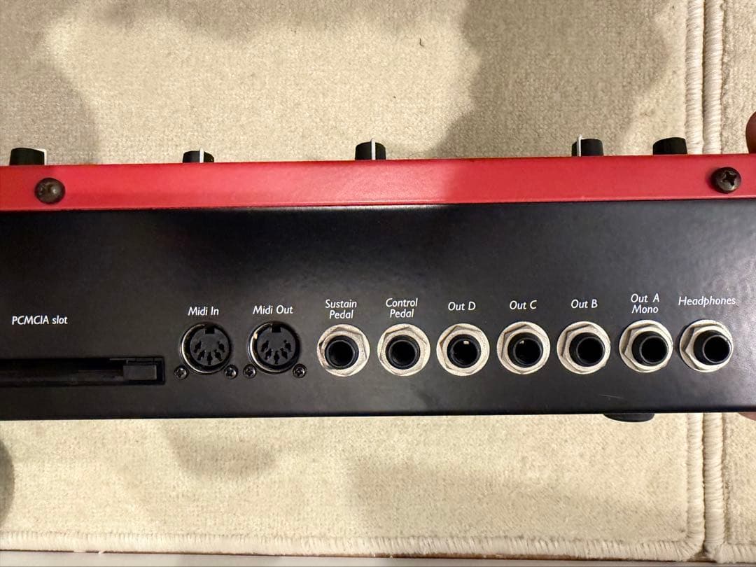 【完動品】Nord Rack 2 バーチャルアナログシンセサイザー 説明書あり！