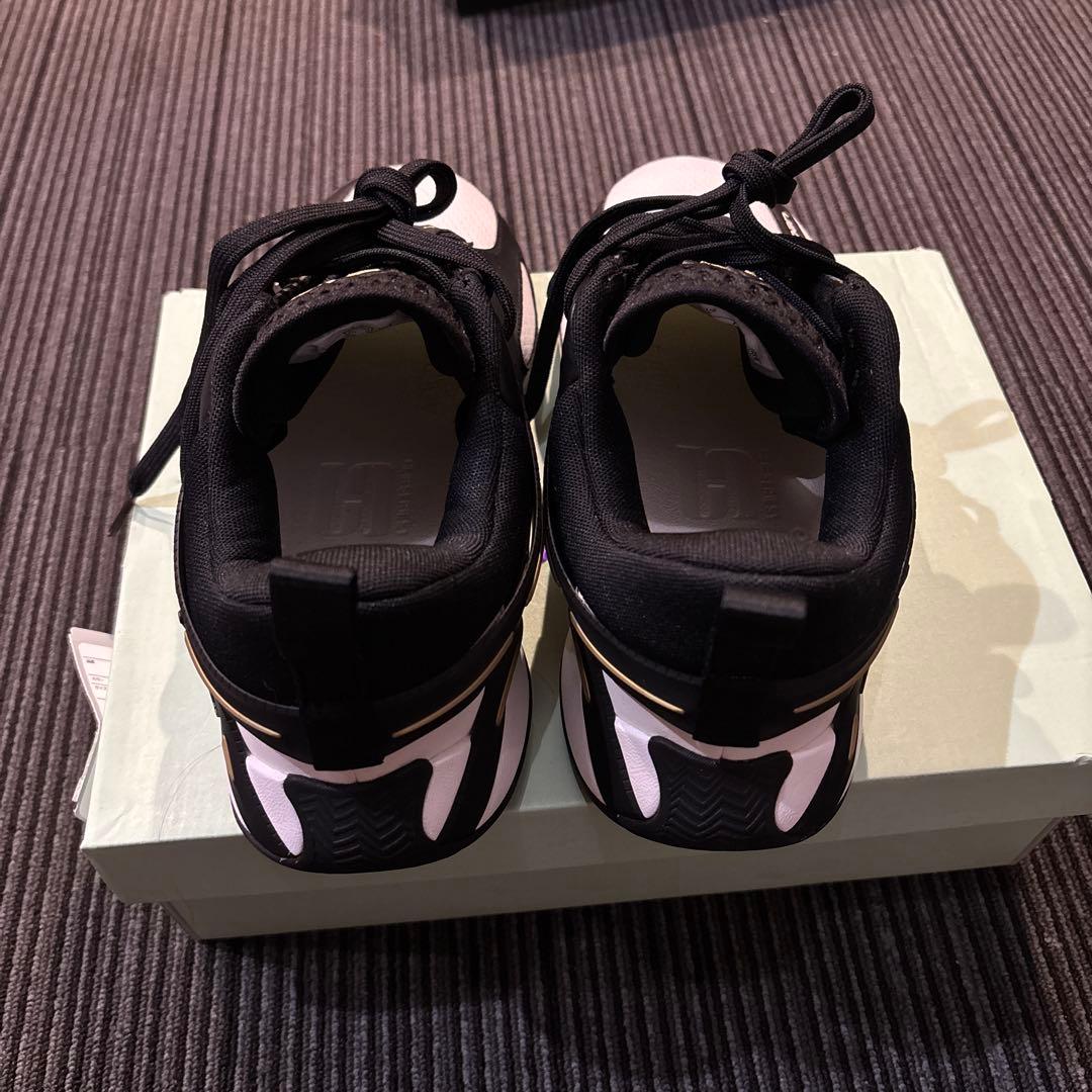 Jordan バスケットボールシューズ ブラック/ホワイト/ゴールド 25.0㌢