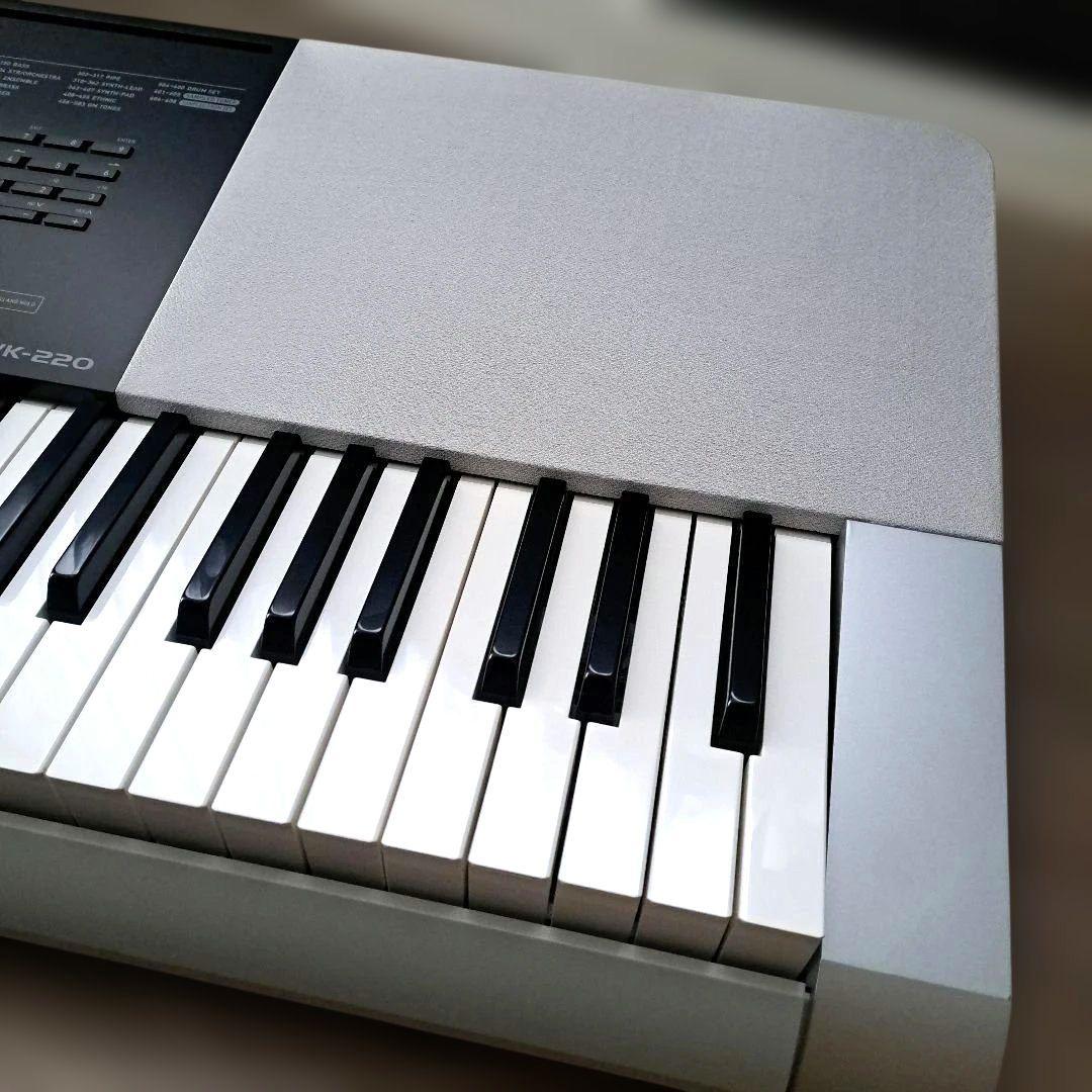 カシオ　76鍵キーボード　WK-220　電子キーボード　wk 220